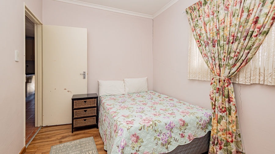 3 Bedroom Property for Sale in Loucharmante Western Cape